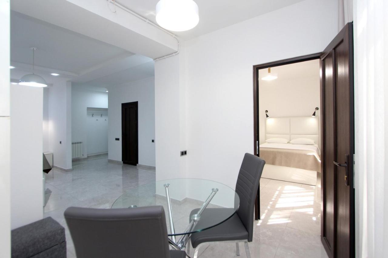 Appartment Lux, 2 Bedroom Yerevan Exterior foto